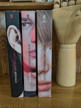 Scott Westerfeld's Uglies Paperbacks